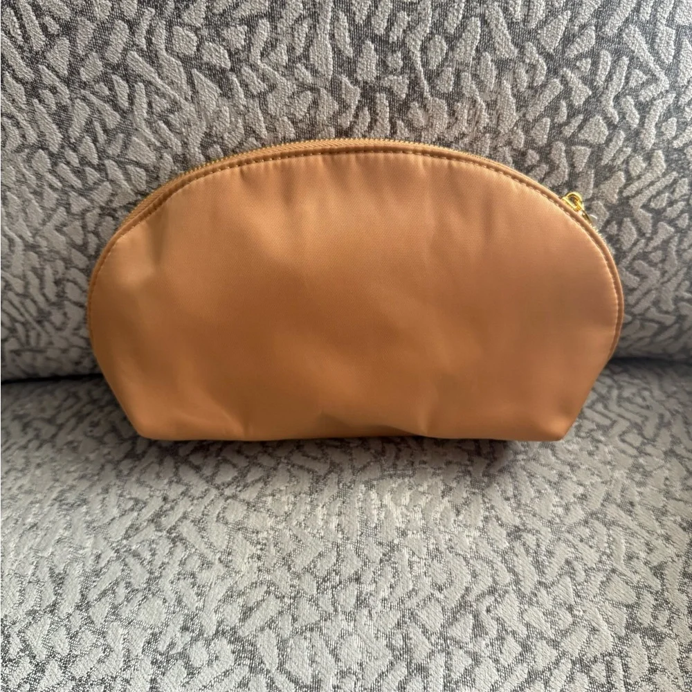 Burberry tan/camel crescent makeup pouch NWOT